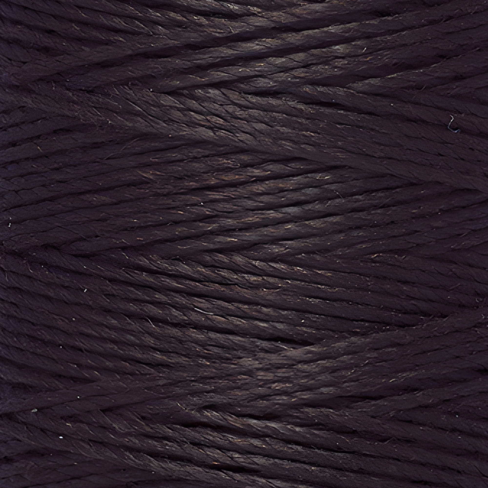 023 - marrón oscuro