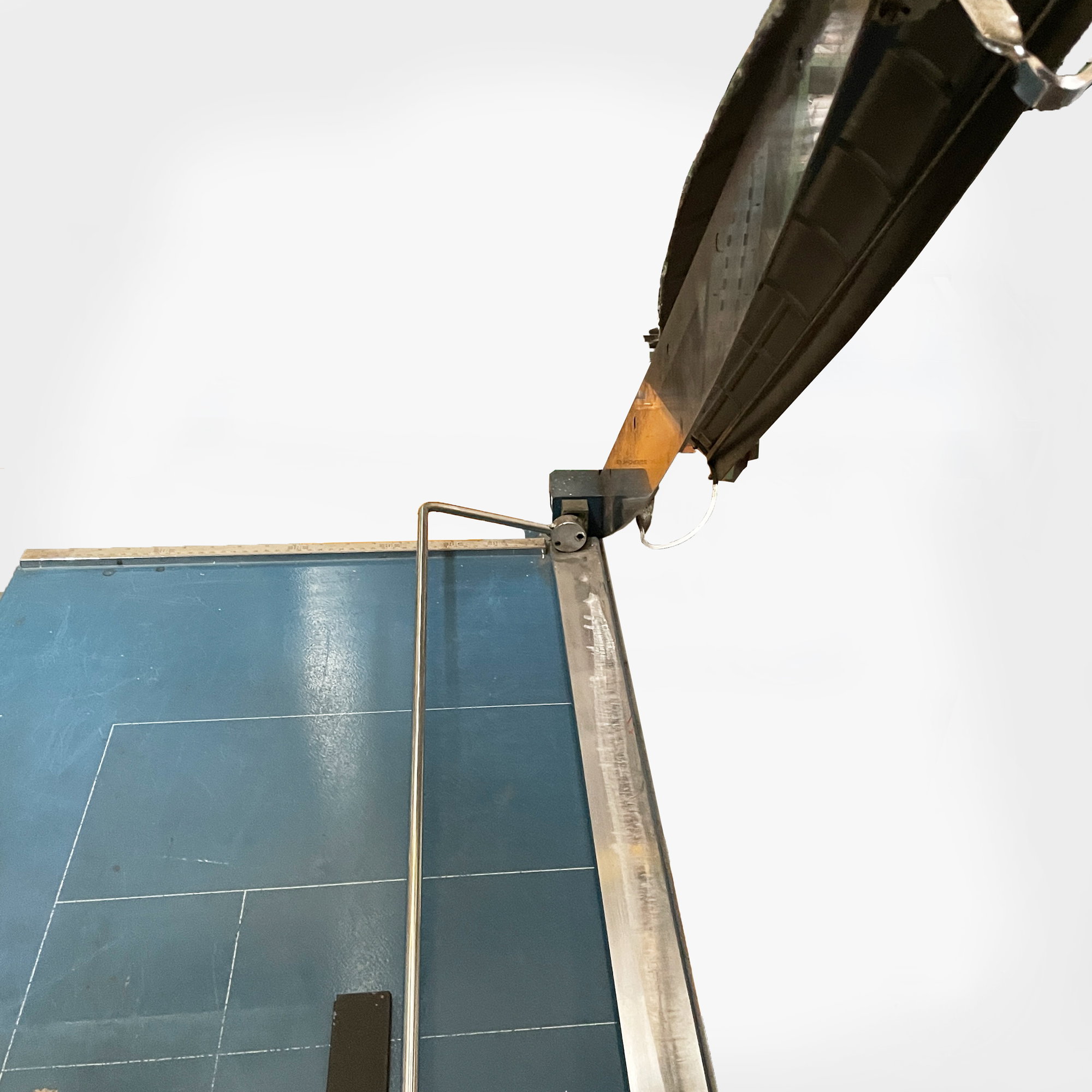 Paper trimmer - Refurbished machine - Table size: 70 x 56 cm
Cutting length: 70 cm

- Lever broken off, but can be plugged in and used -... - image-5