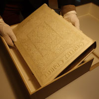 Sammlungsbedarf und Ausstellungswesen