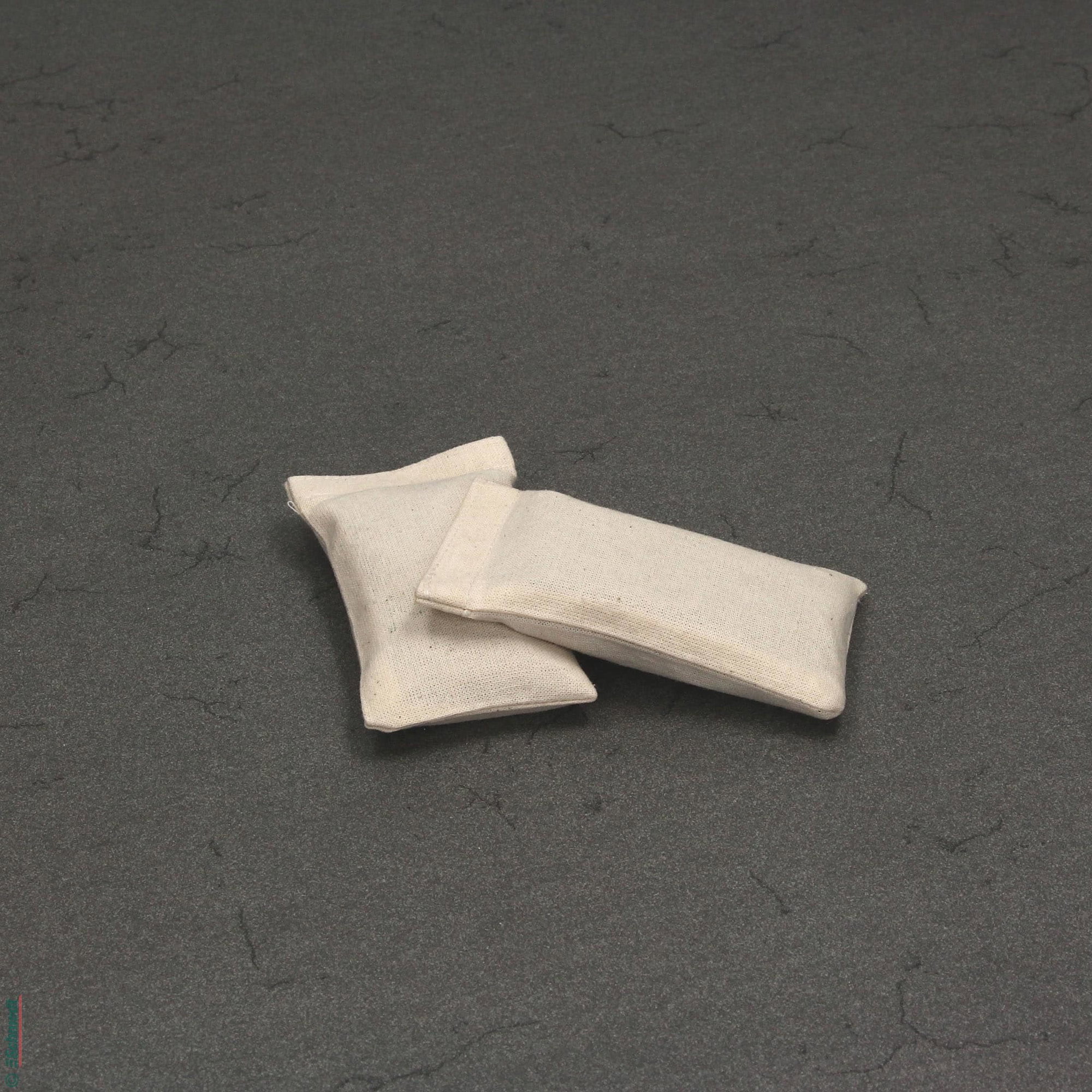 Weight bags to hold down papers - Weight 200 g - to hold down papers during conservation, especially when digitising and camera work; to hol...