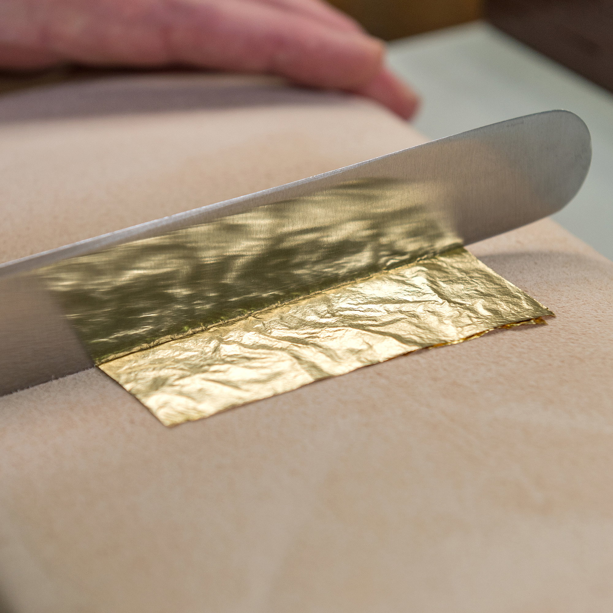 Couteau à dorer à lame en acier - Longueur totale : 26 cm - Découper des feuilles en or sur le coussin à dorer... - image-3