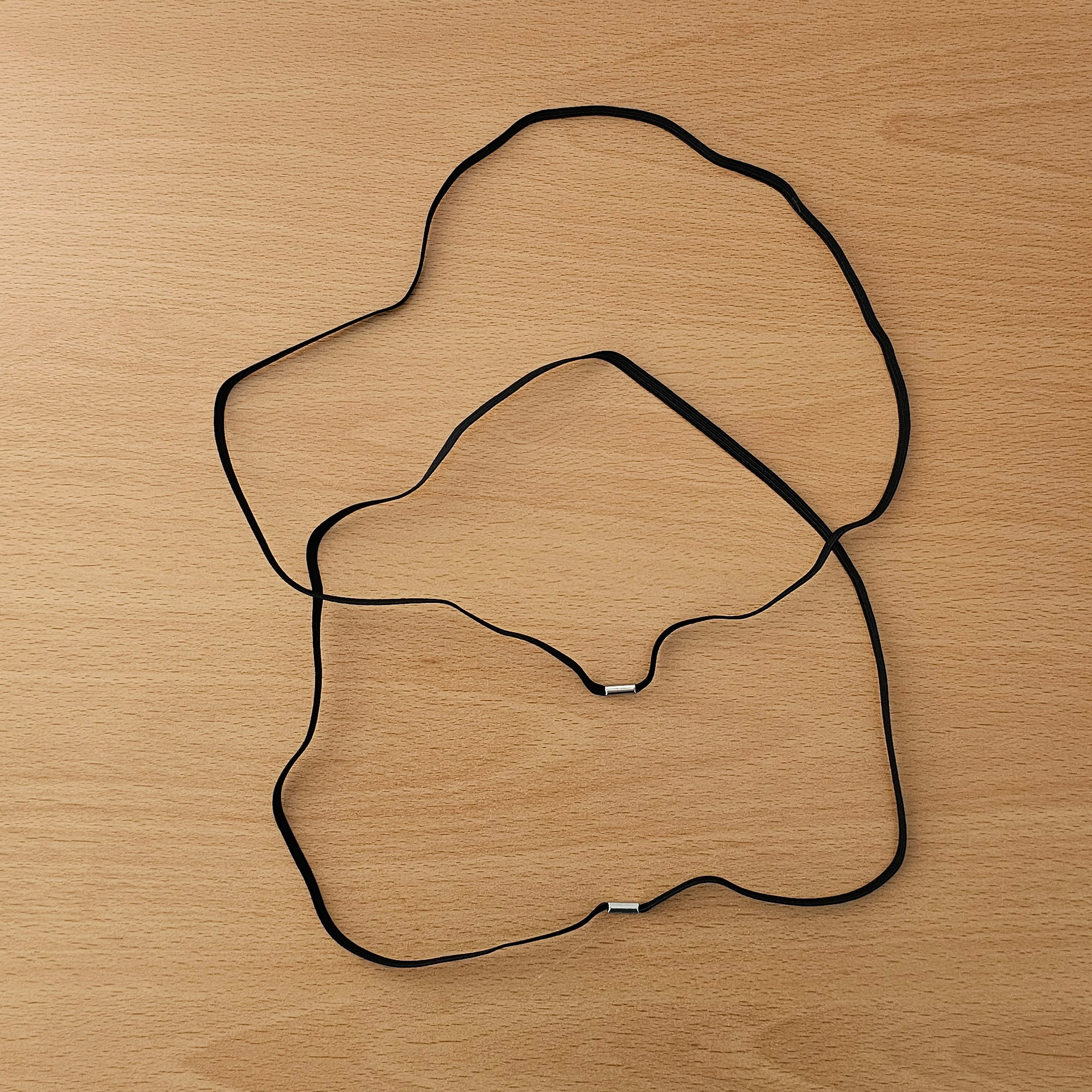 Rubber lace, flat, clipped to a ring - Thread length (open): 612 mm...