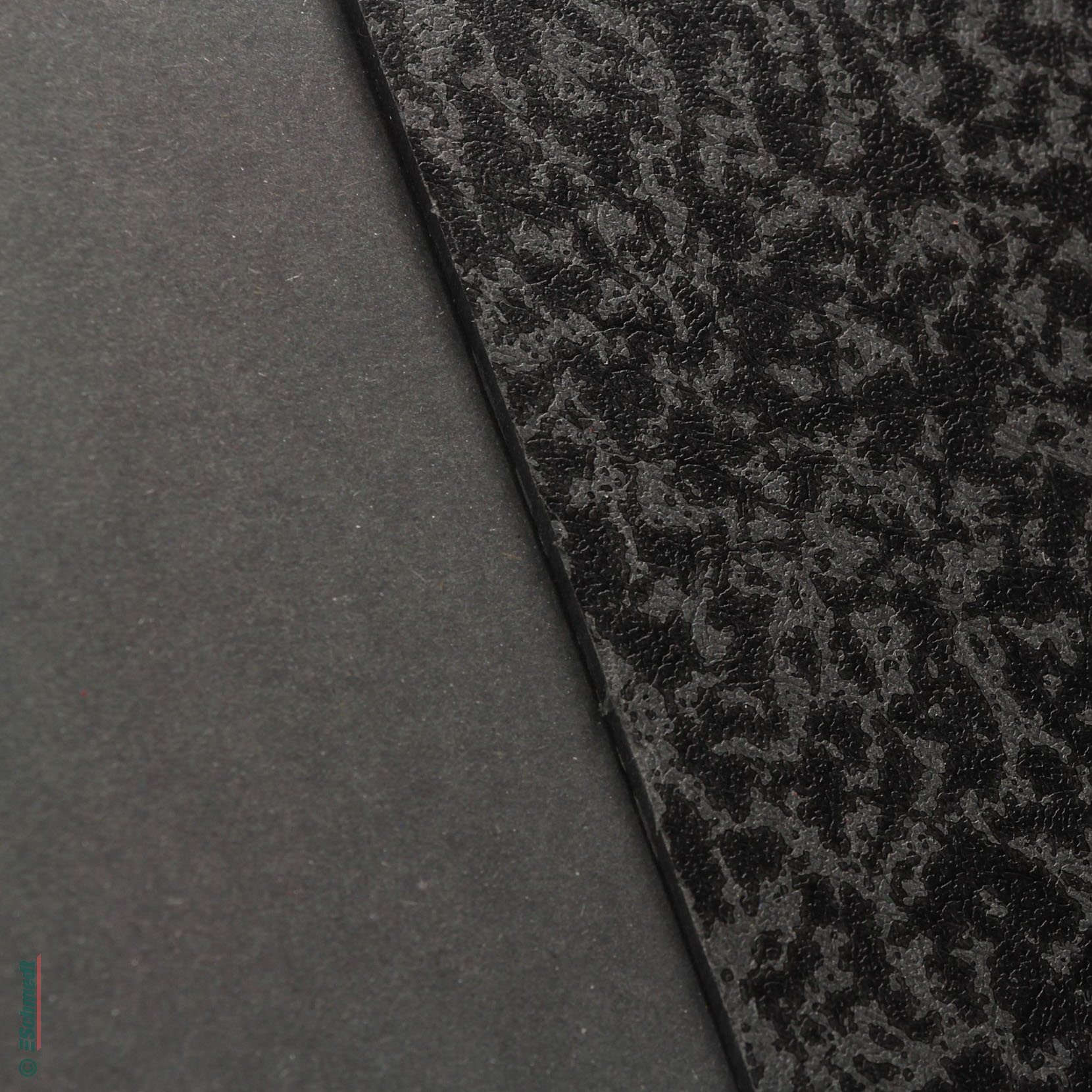 Cartón marmolado duro / en kilos - Formato: 78 x 103 cm - sentido longitunial - negro-gris - para confeccionar archivadores, carpetas, encua...