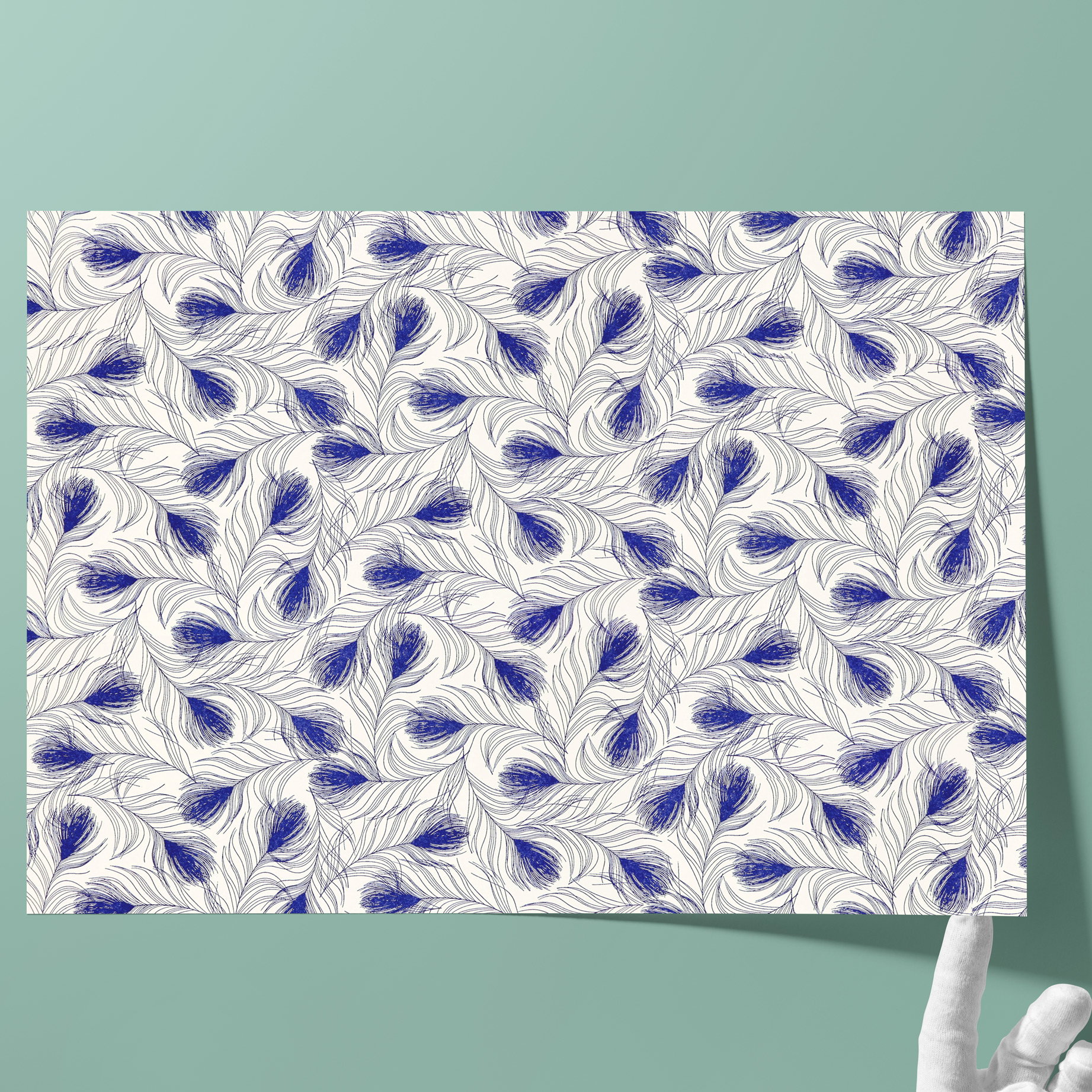 Buntpapier, geprägt | Flächengewicht: 120 g/m² - Farbe 019 - Federn blau - bedrucktes Papier als Bezugspapier für Bücher, Schachteln, Boxen,... - Bild-2