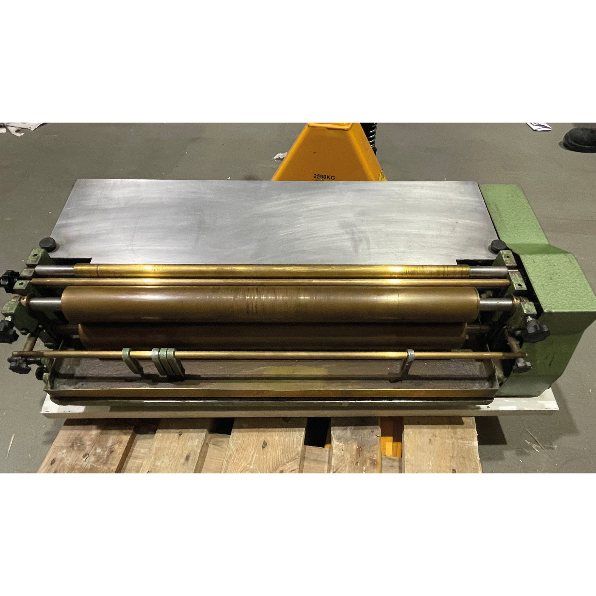 Zweiwalzen-Anleimmaschine Typ HEROLD - Gebrauchtmaschine - Walzenbreite: 650 mm
Serien-Nr. 34819

Dieses Gerät entspricht nicht mehr den ... - Bild-1
