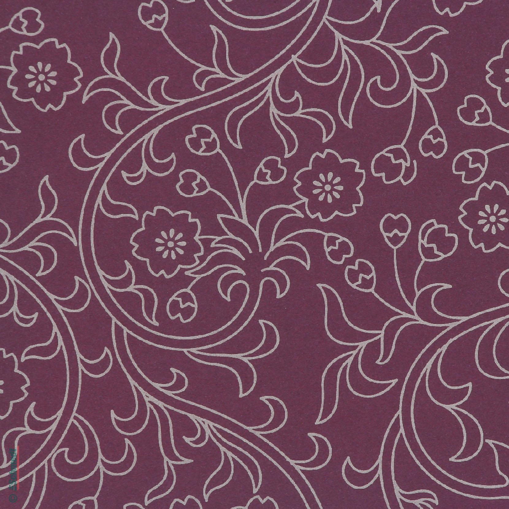 Ornement à fleurs violet